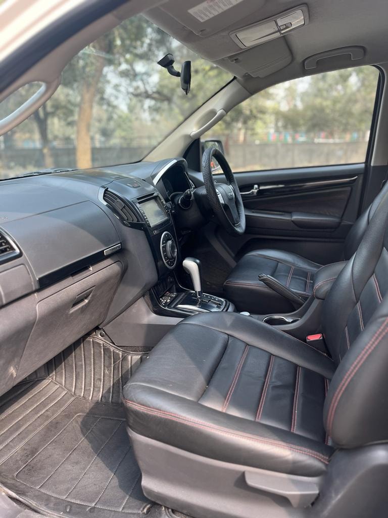 MU-X image 16 MU-X image 16