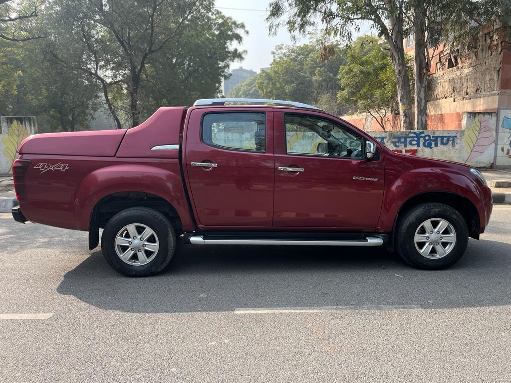 D-Max V-Cross image 1 D-Max V-Cross image 1