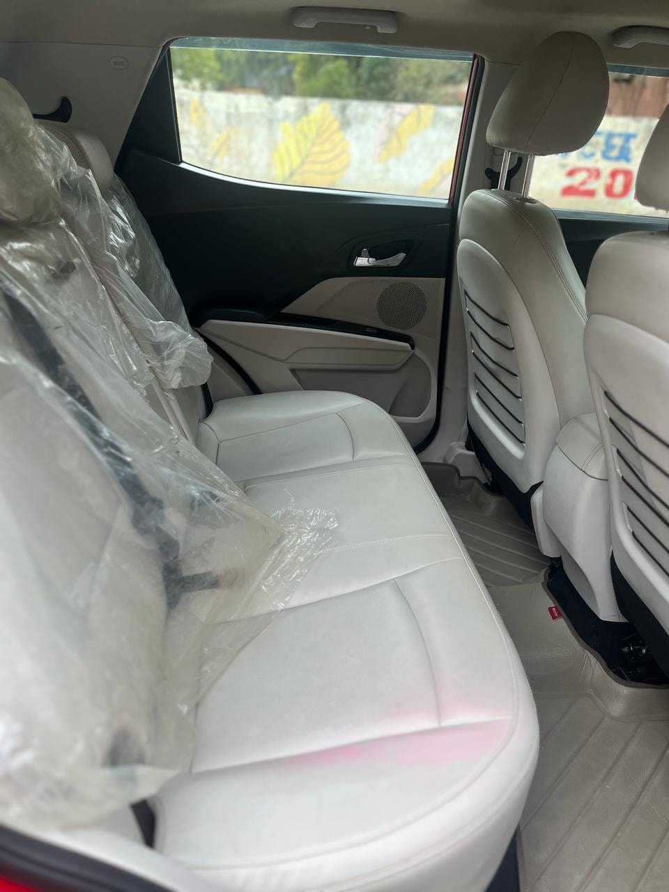 XUV300 image 15 XUV300 image 15