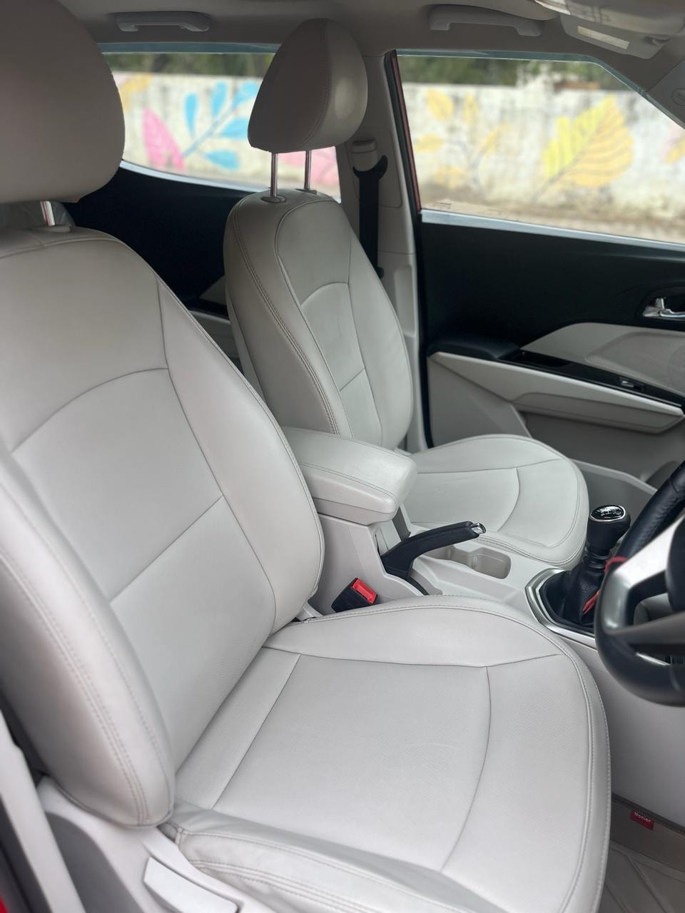 XUV300 image 14 XUV300 image 14