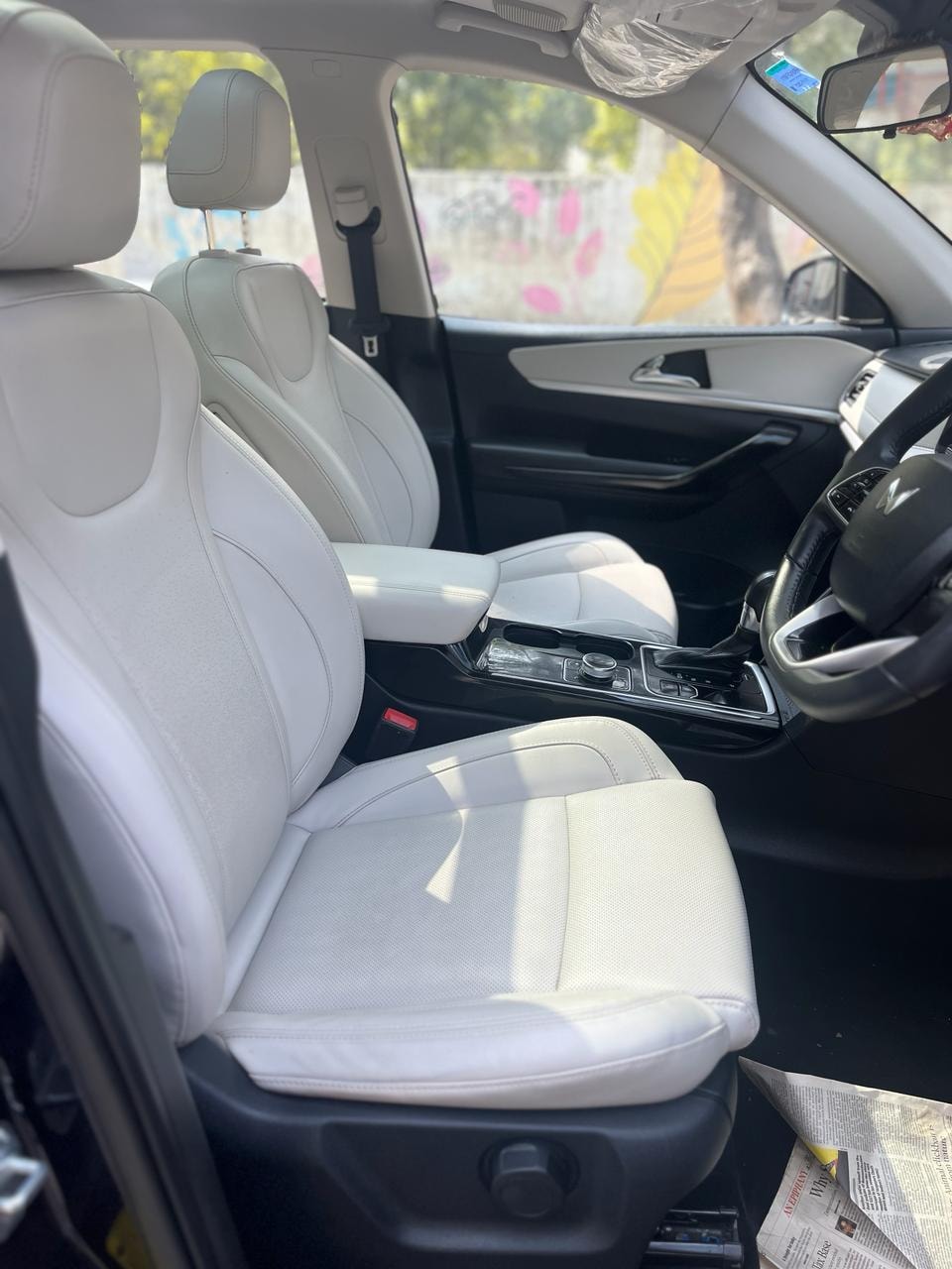 XUV700 image 16 XUV700 image 16