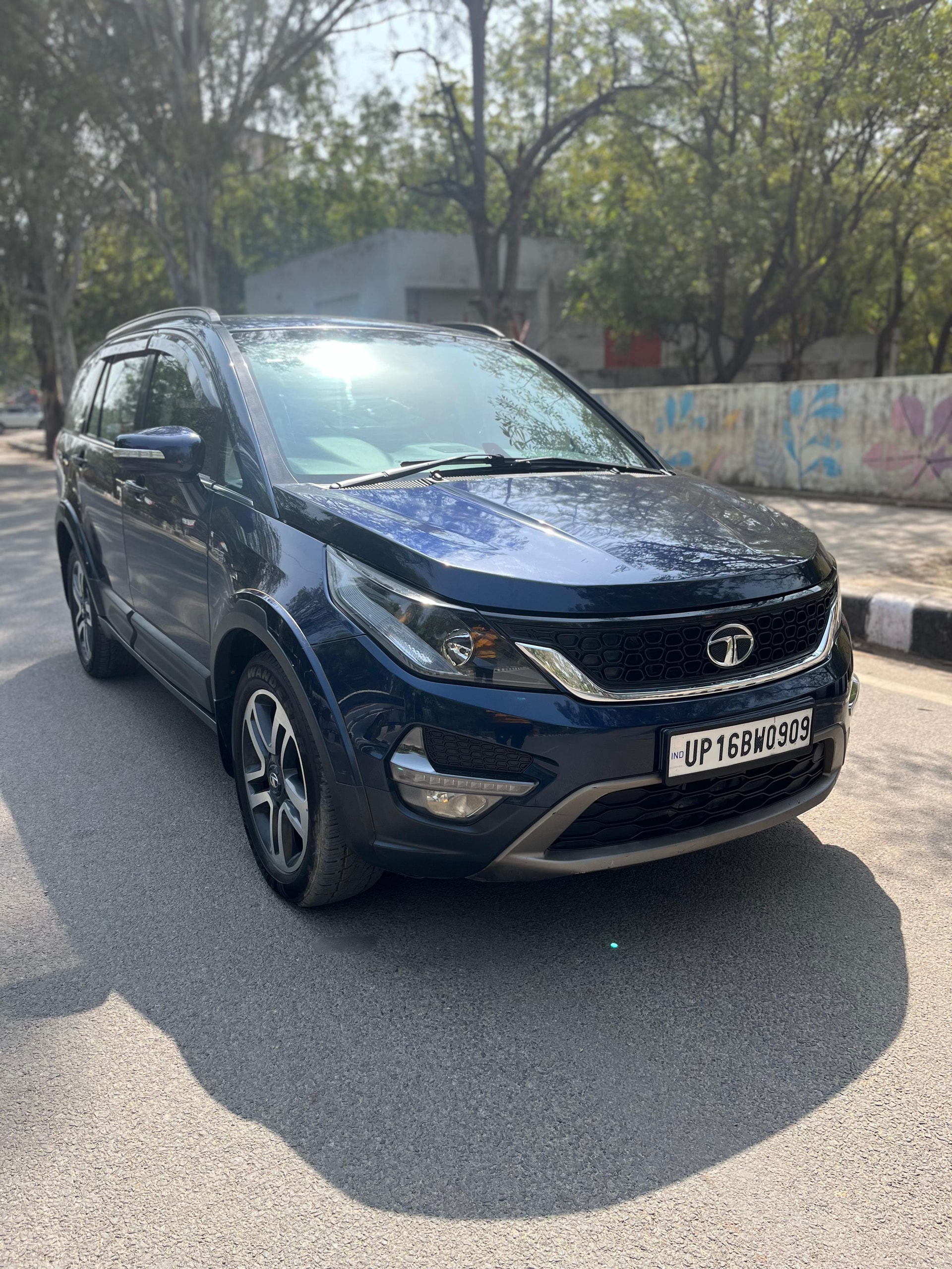 Hexa image 1 Hexa image 1