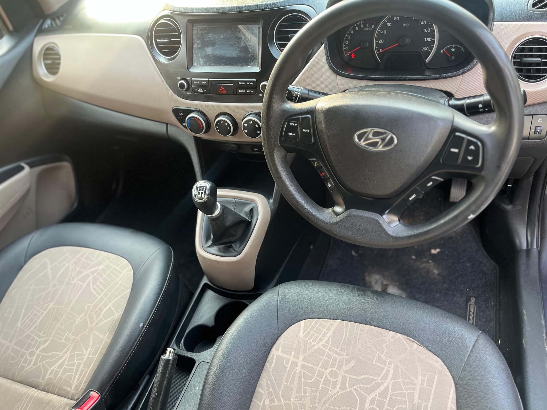 Grand i10 image 12 Grand i10 image 12