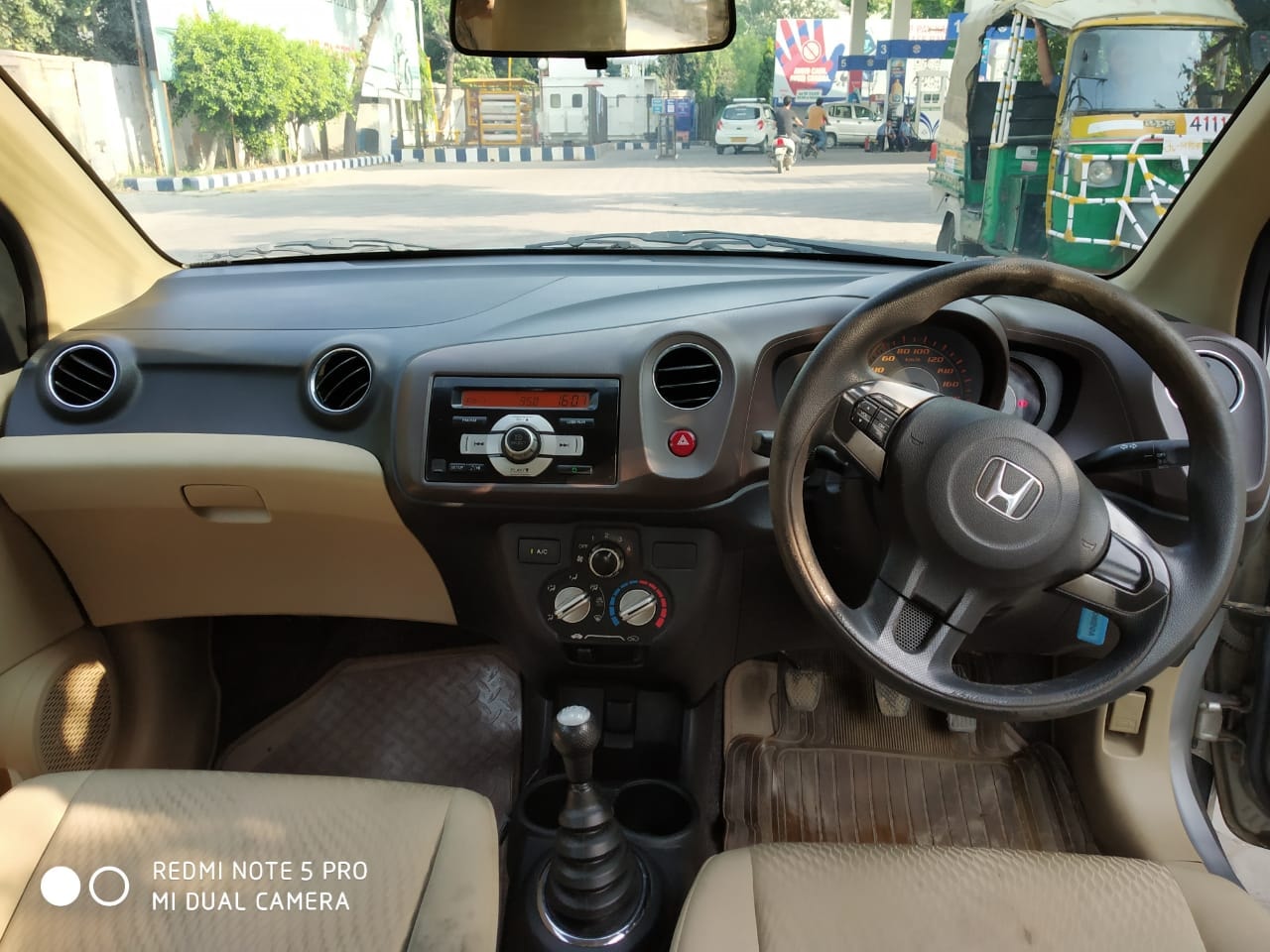 KUV100 image 3 KUV100 image 3