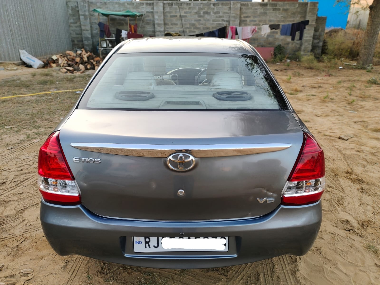 Etios image 4 Etios image 4