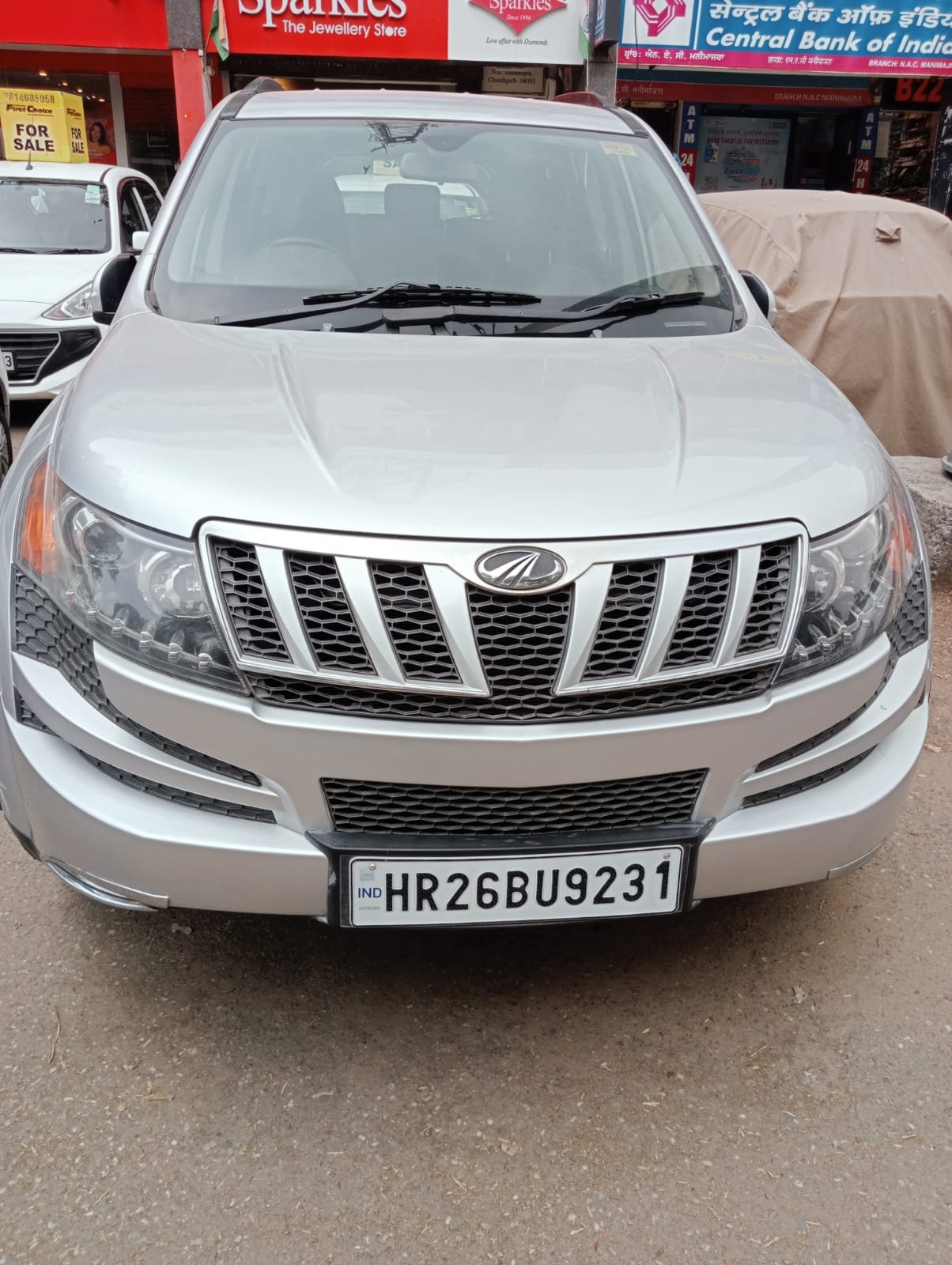 XUV500 image 1 XUV500 image 1