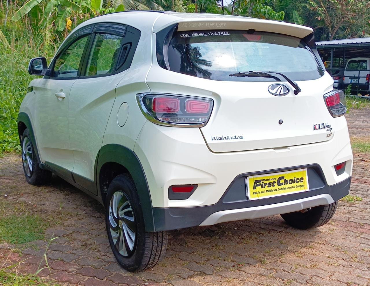 KUV100 image 3 KUV100 image 3