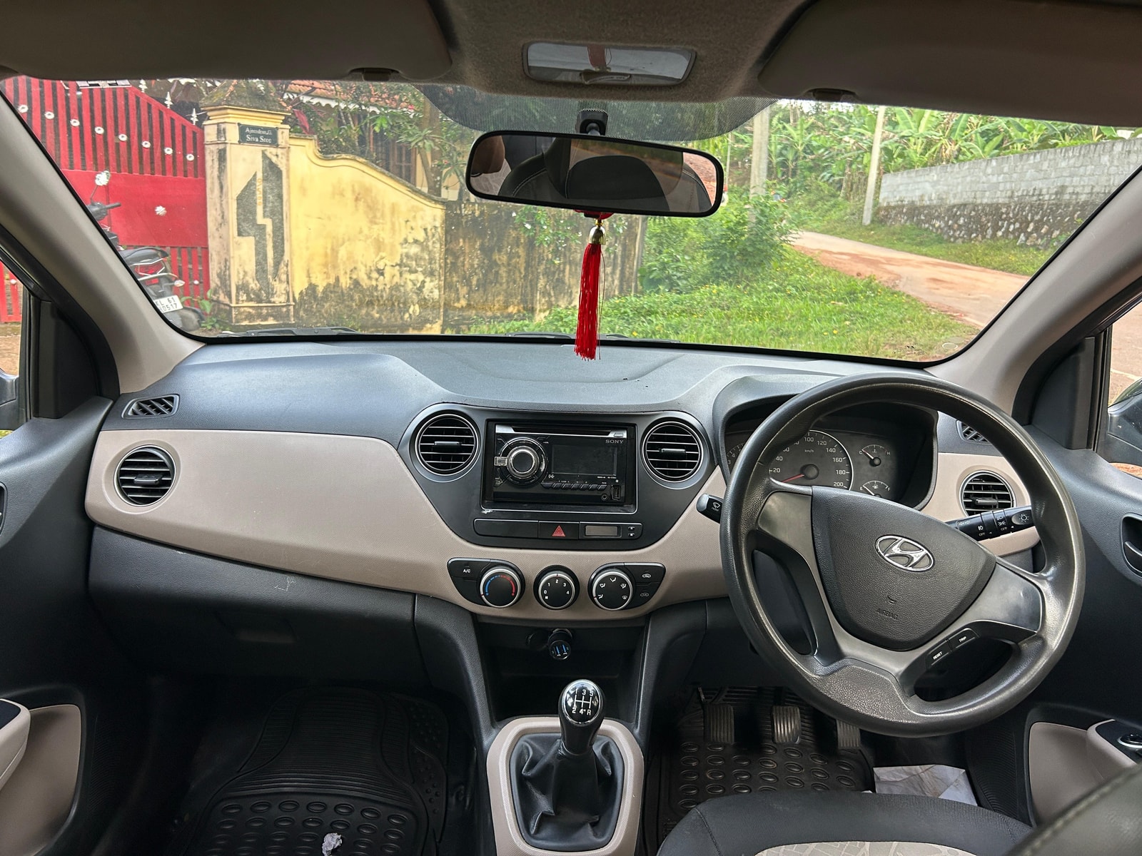 Used 2016 Hyundai Grand i10 Used 2016 Hyundai Grand i10