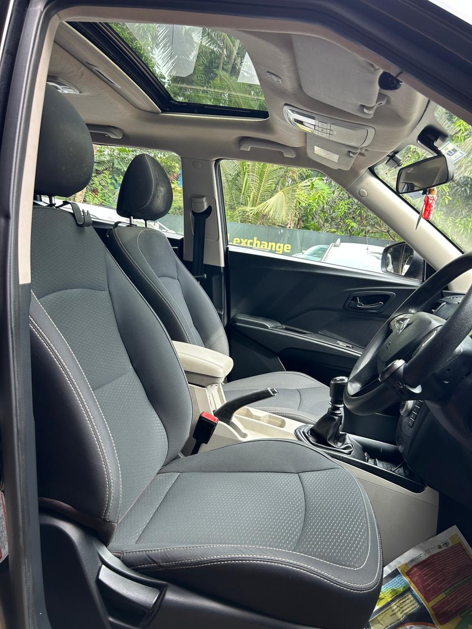 Used 2023 Mahindra XUV300 Used 2023 Mahindra XUV300