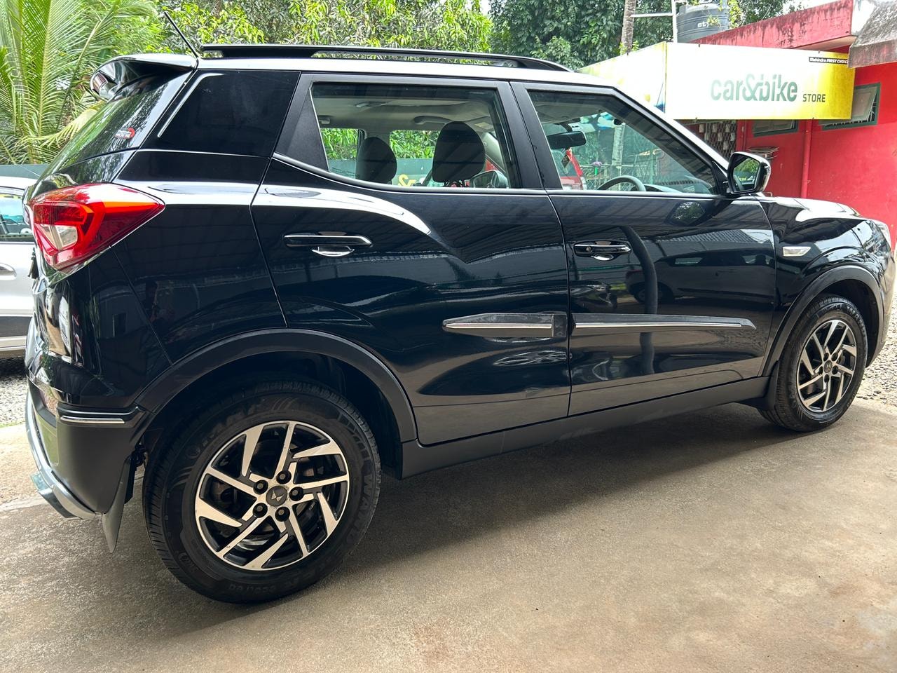 Used 2023 Mahindra XUV300 Used 2023 Mahindra XUV300