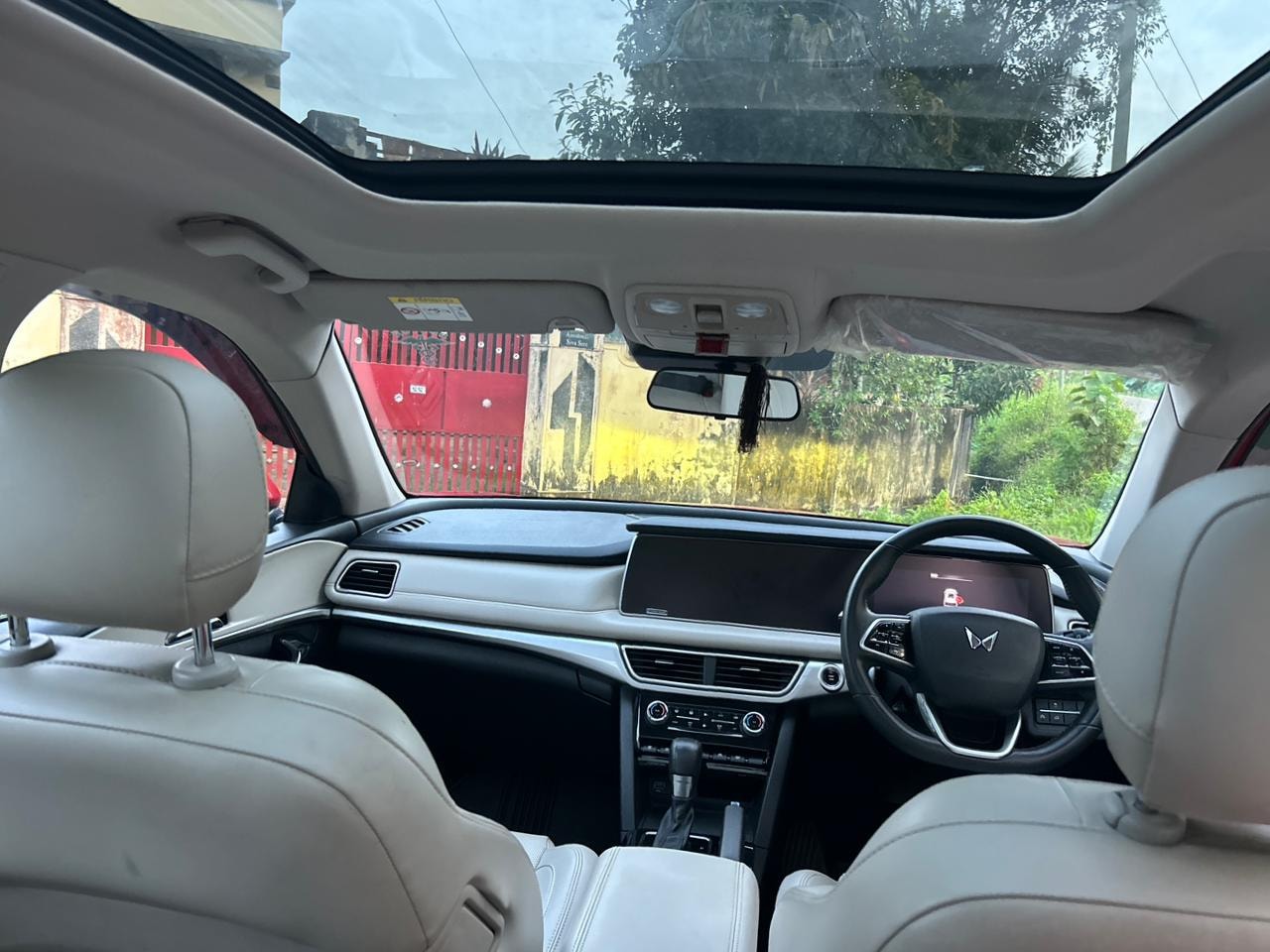 Used 2023 Mahindra XUV700 Used 2023 Mahindra XUV700