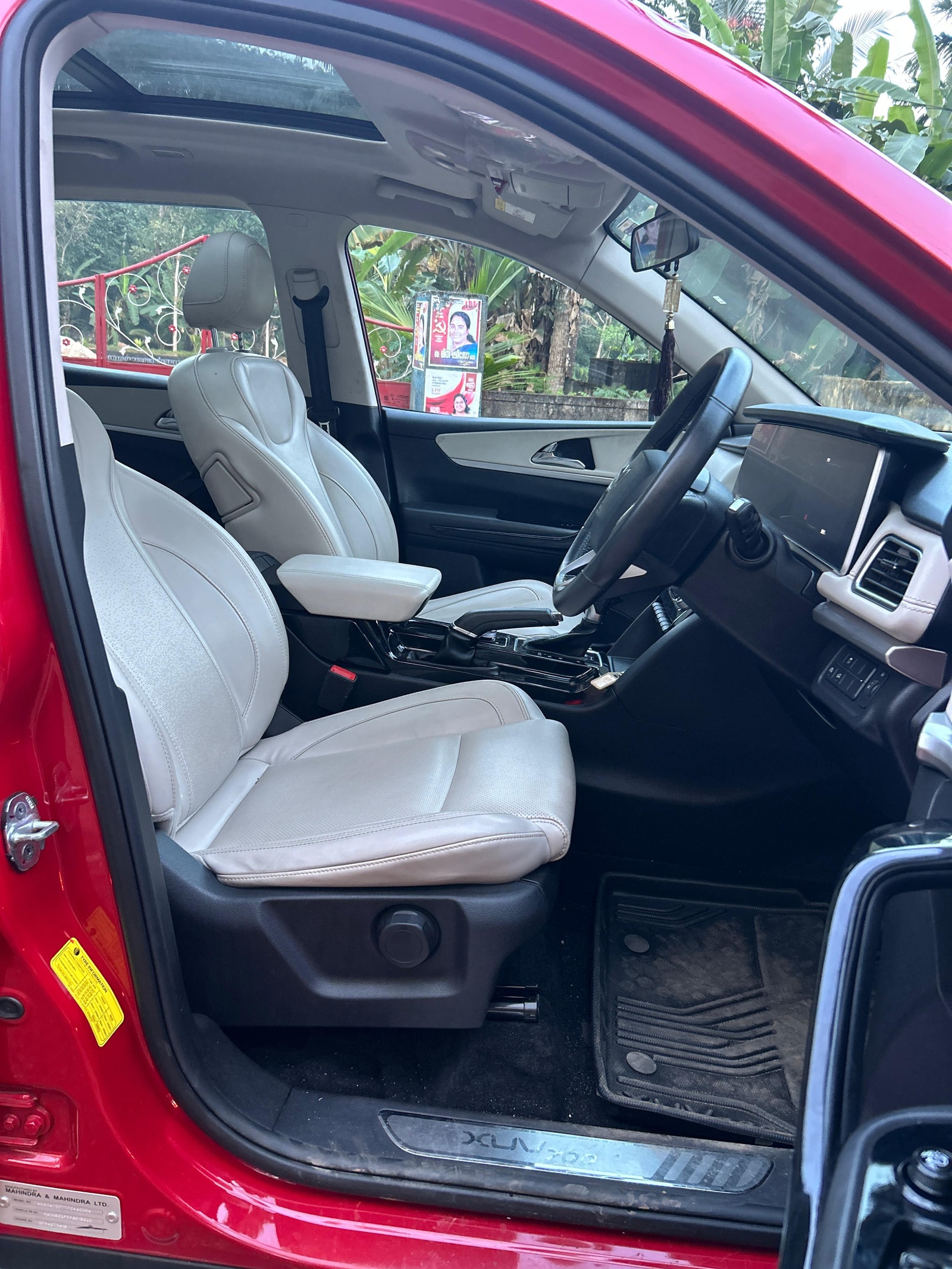 Used 2023 Mahindra XUV700 Used 2023 Mahindra XUV700