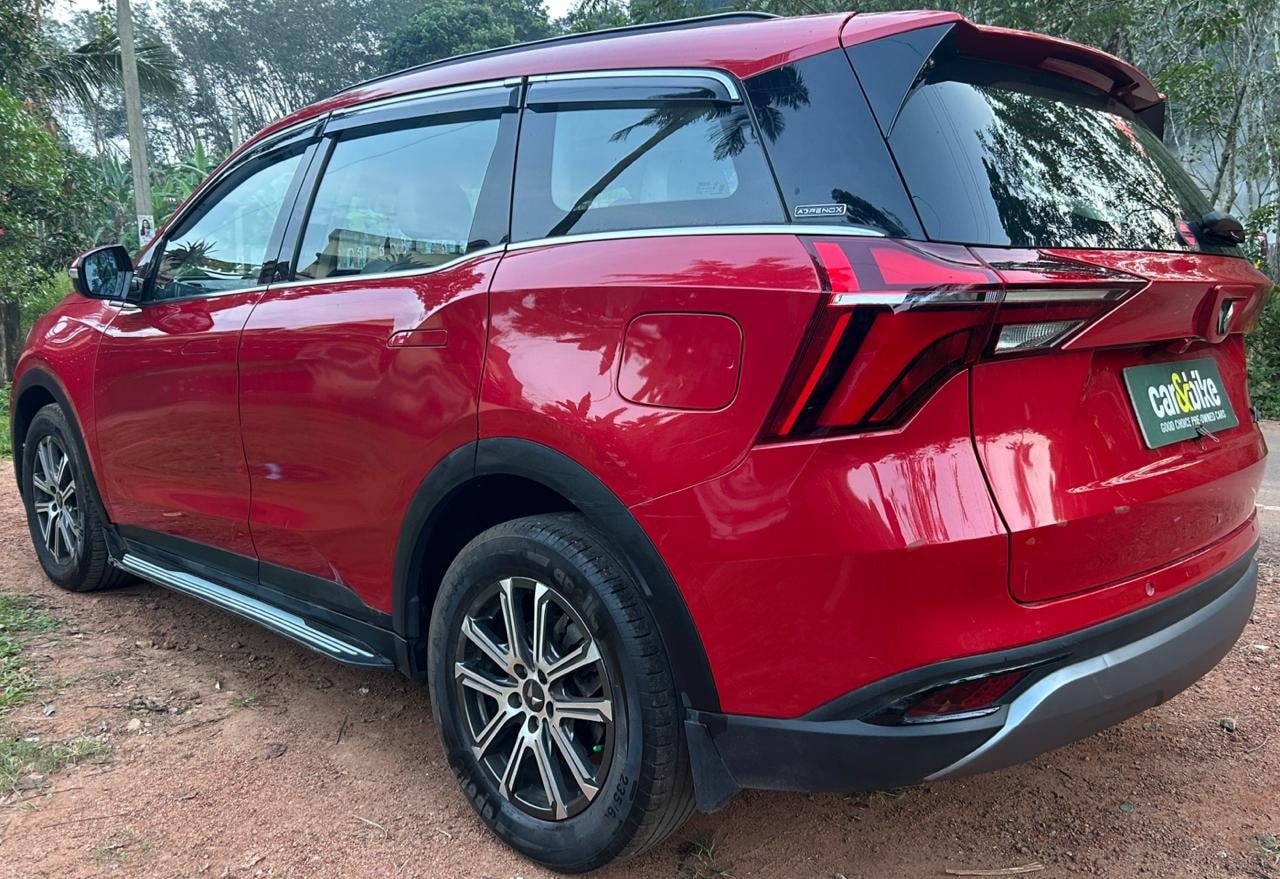 Used 2023 Mahindra XUV700 Used 2023 Mahindra XUV700