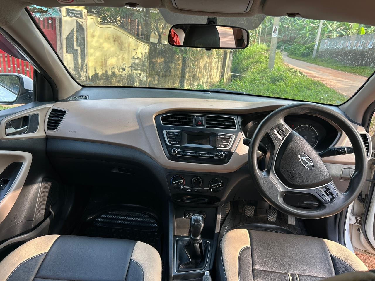 Elite i20 image 12 Elite i20 image 12