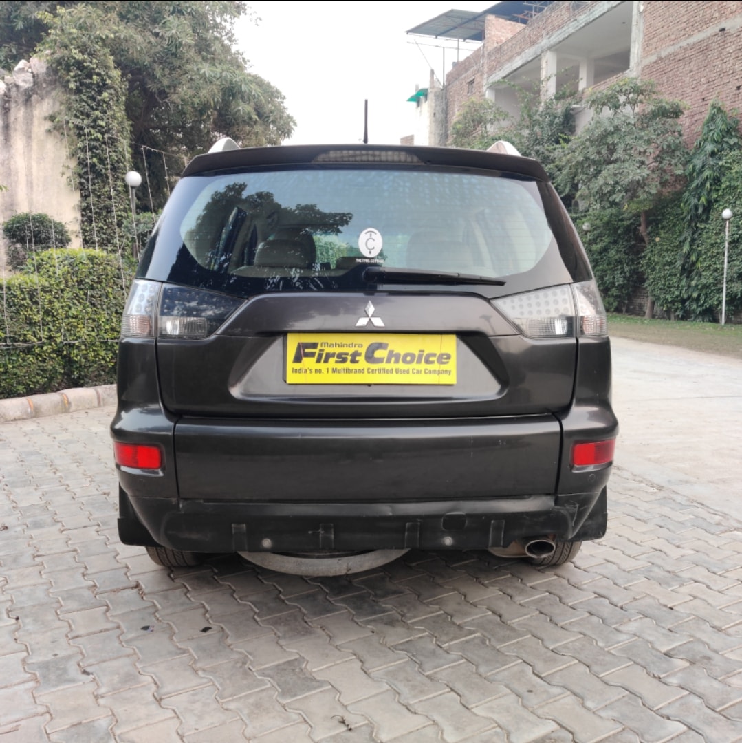 Outlander image 13 Outlander image 13