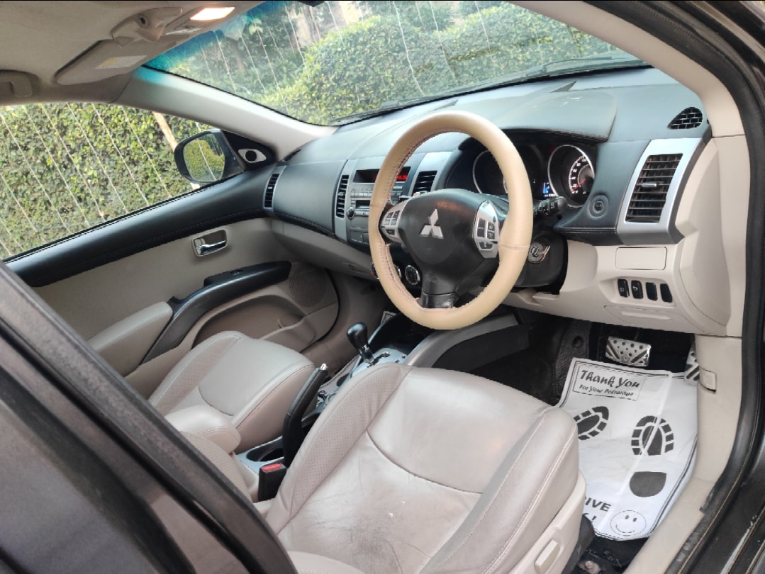 Outlander image 17 Outlander image 17