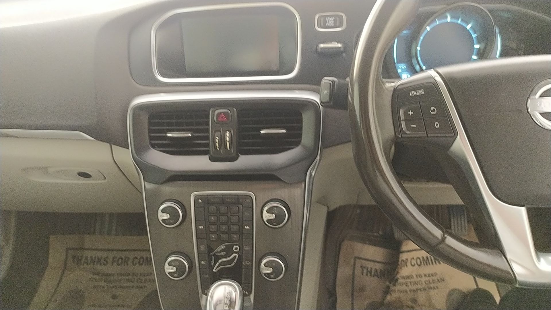 V40 image 16 V40 image 16