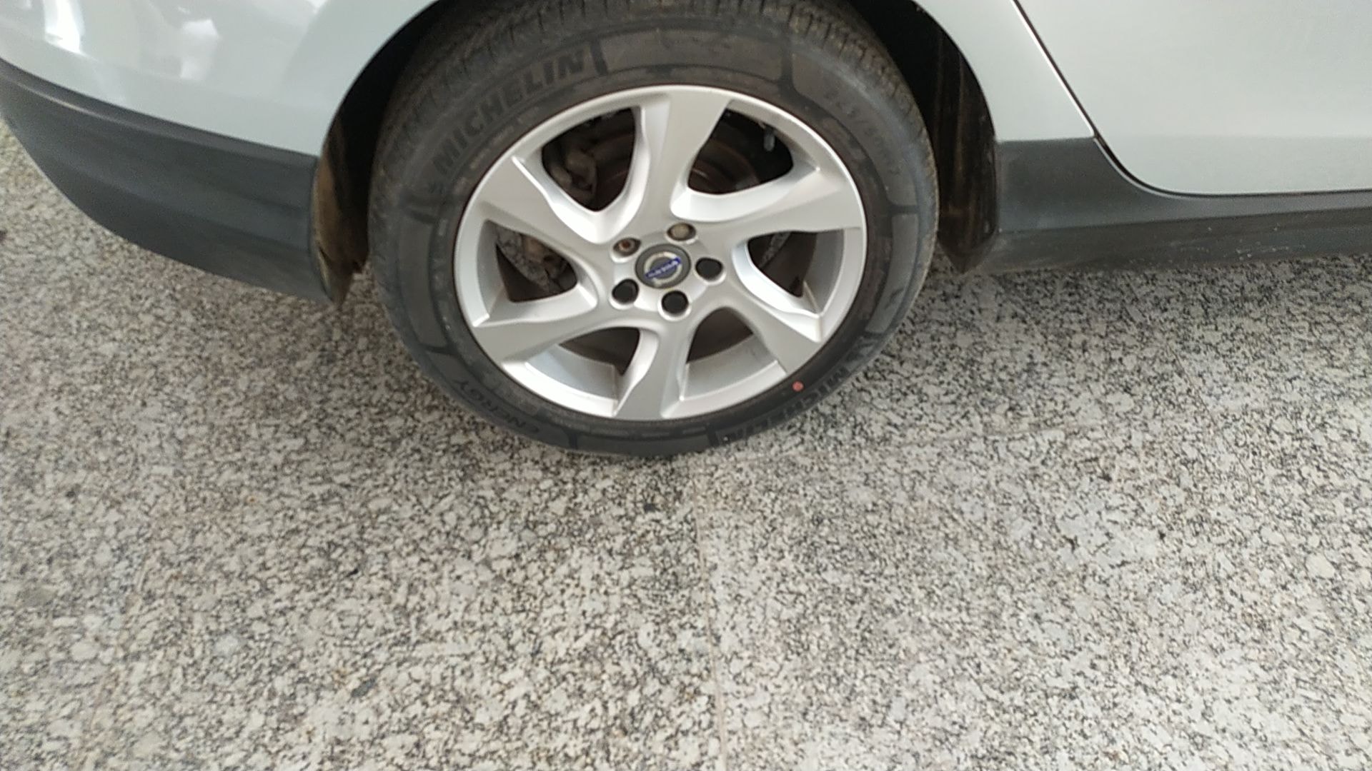 V40 image 12 V40 image 12