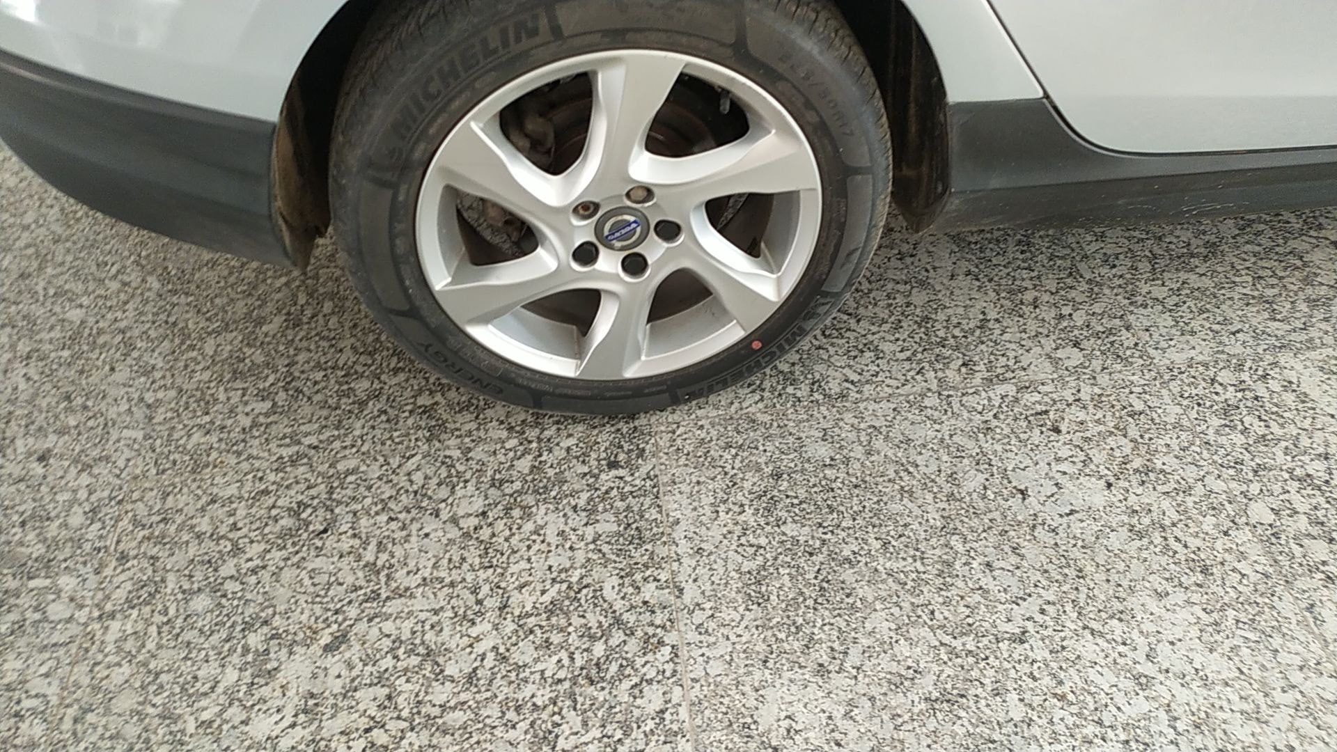 V40 image 13 V40 image 13