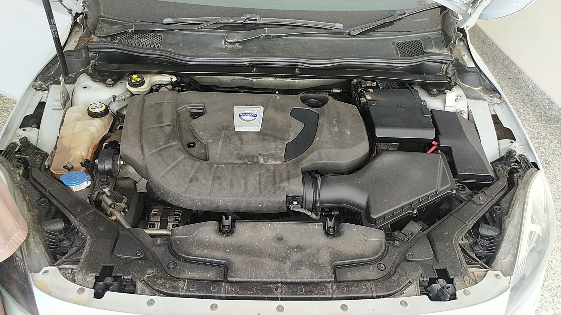 V40 image 8 V40 image 8