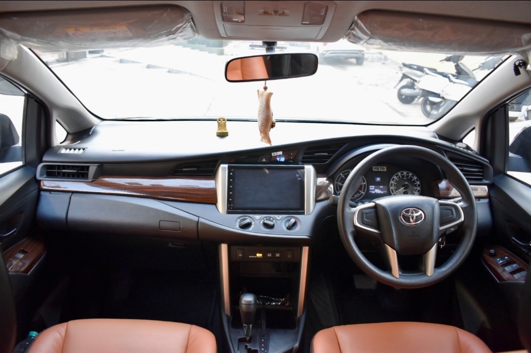 Innova Crysta image 12 Innova Crysta image 12