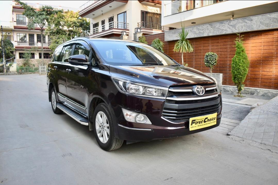 2017 Toyota Innova Crysta 2.8 GX AT 7-Seater Front Right View 