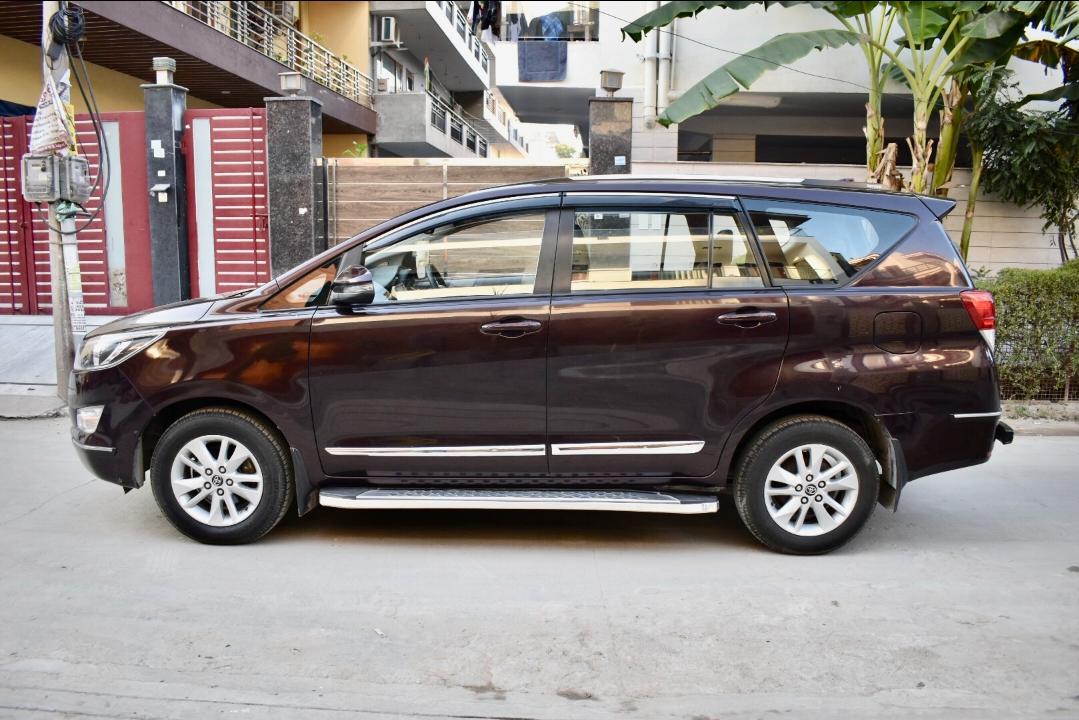 2017 Toyota Innova Crysta 2.8 GX AT 7-Seater Left Side View 