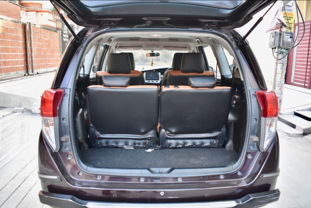 Innova Crysta image 10 Innova Crysta image 10