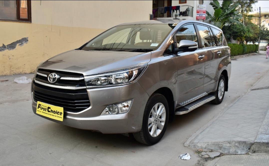 2017 Toyota Innova Crysta 2.8 GX AT 7-Seater Cover Image 