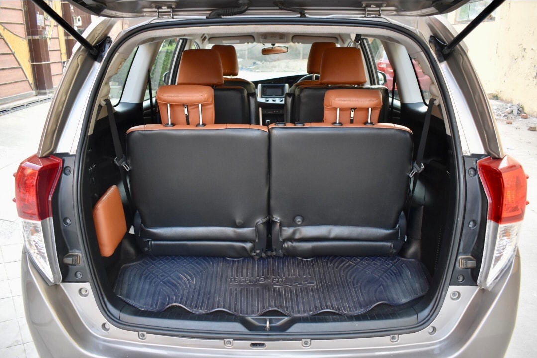 Innova Crysta image 10 Innova Crysta image 10