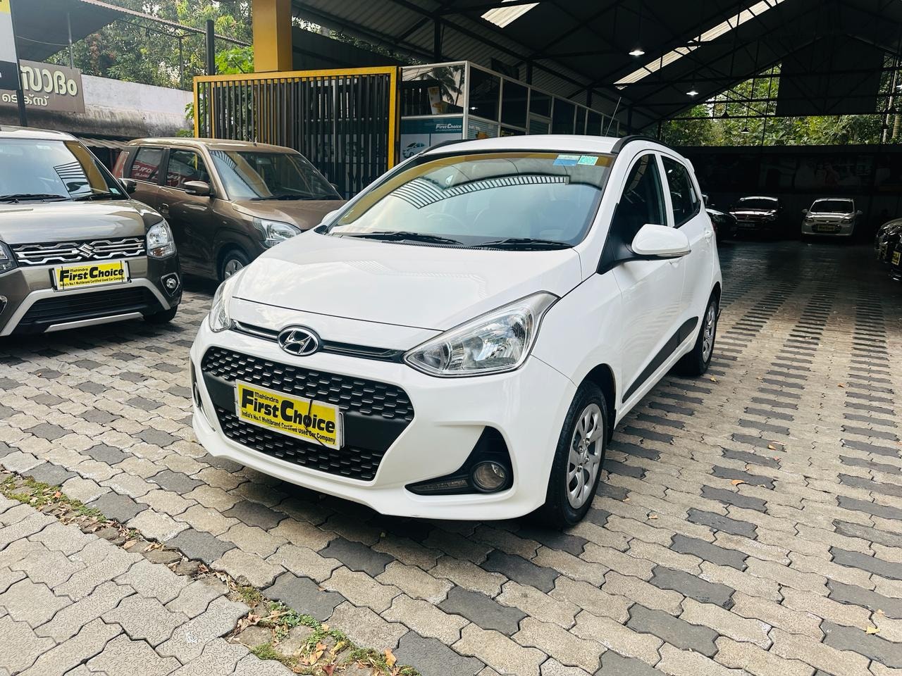 Grand i10 image 1 Grand i10 image 1