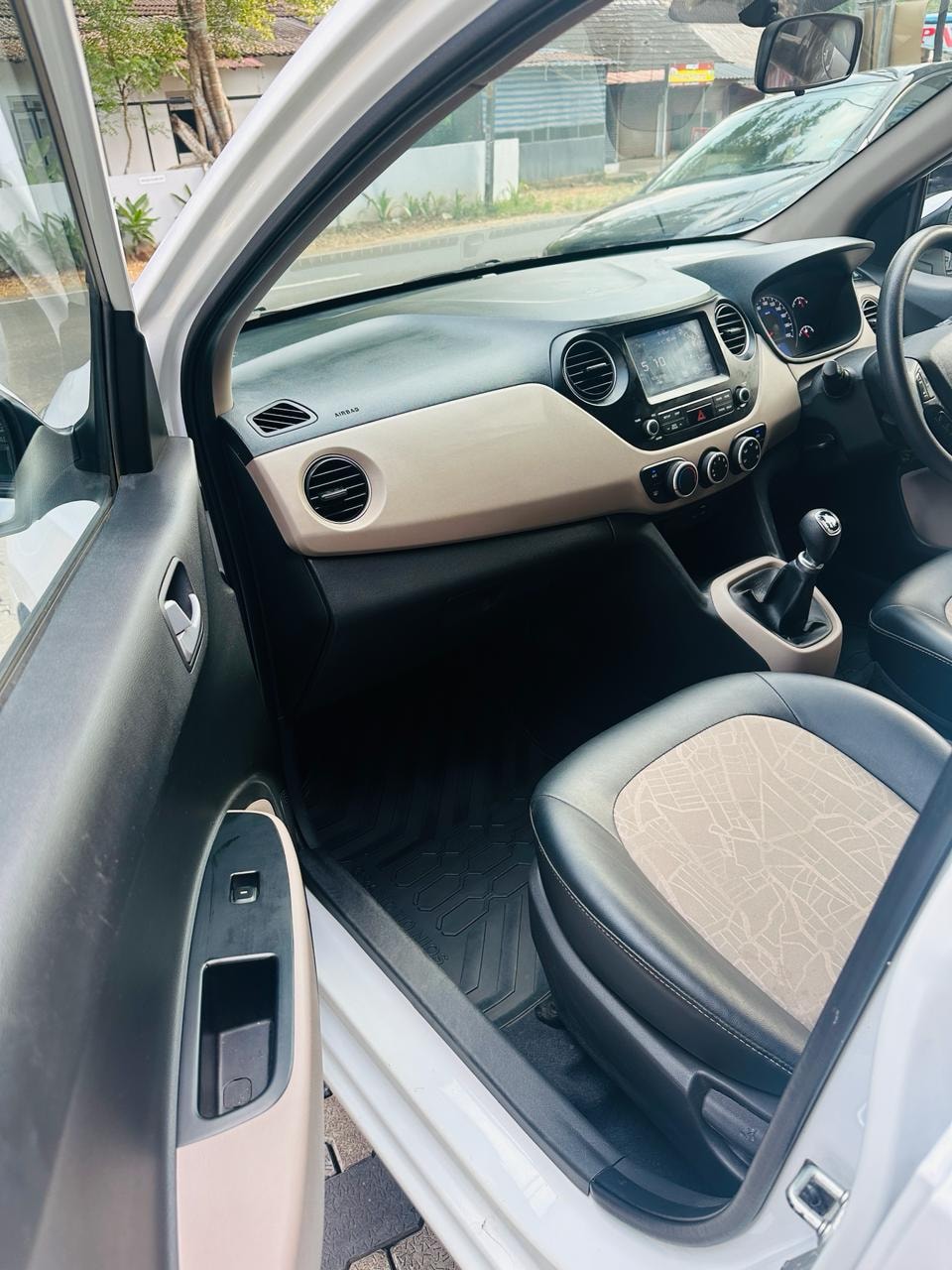 Grand i10 image 13 Grand i10 image 13