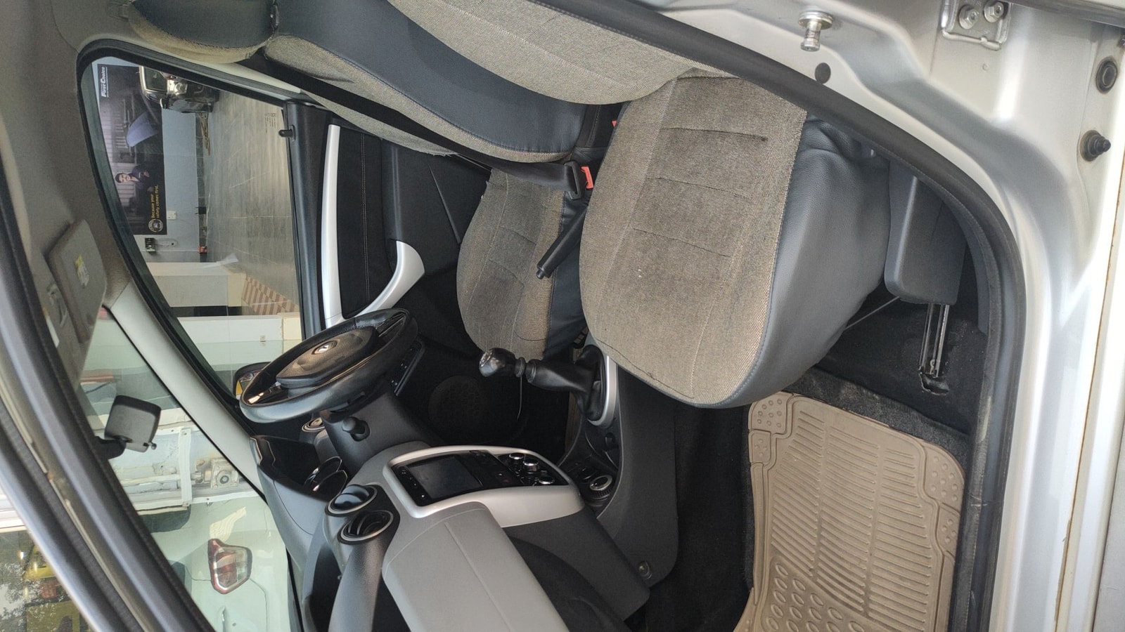 Duster image 16 Duster image 16