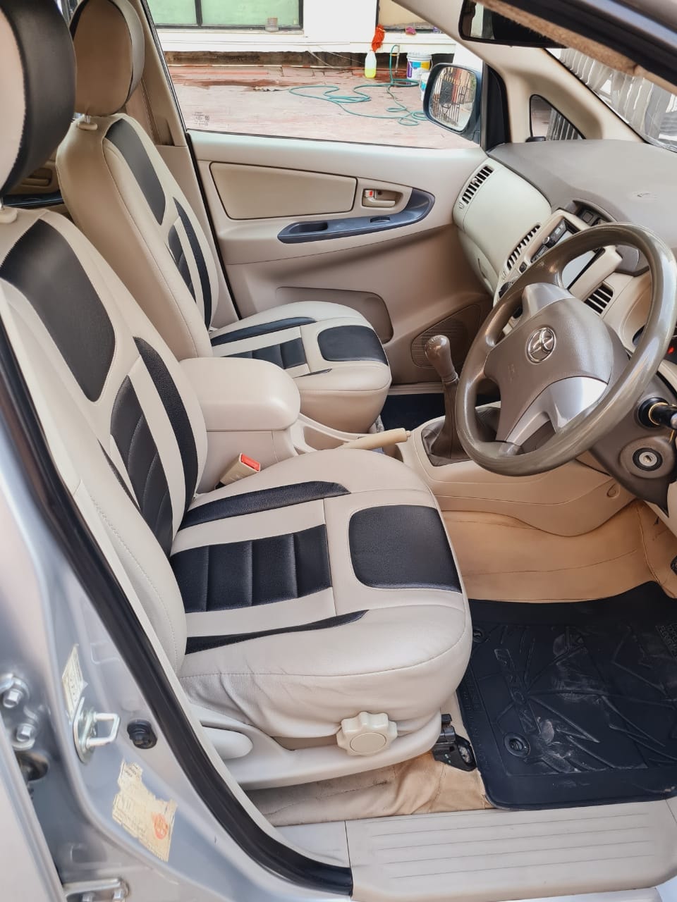 Innova image 3 Innova image 3