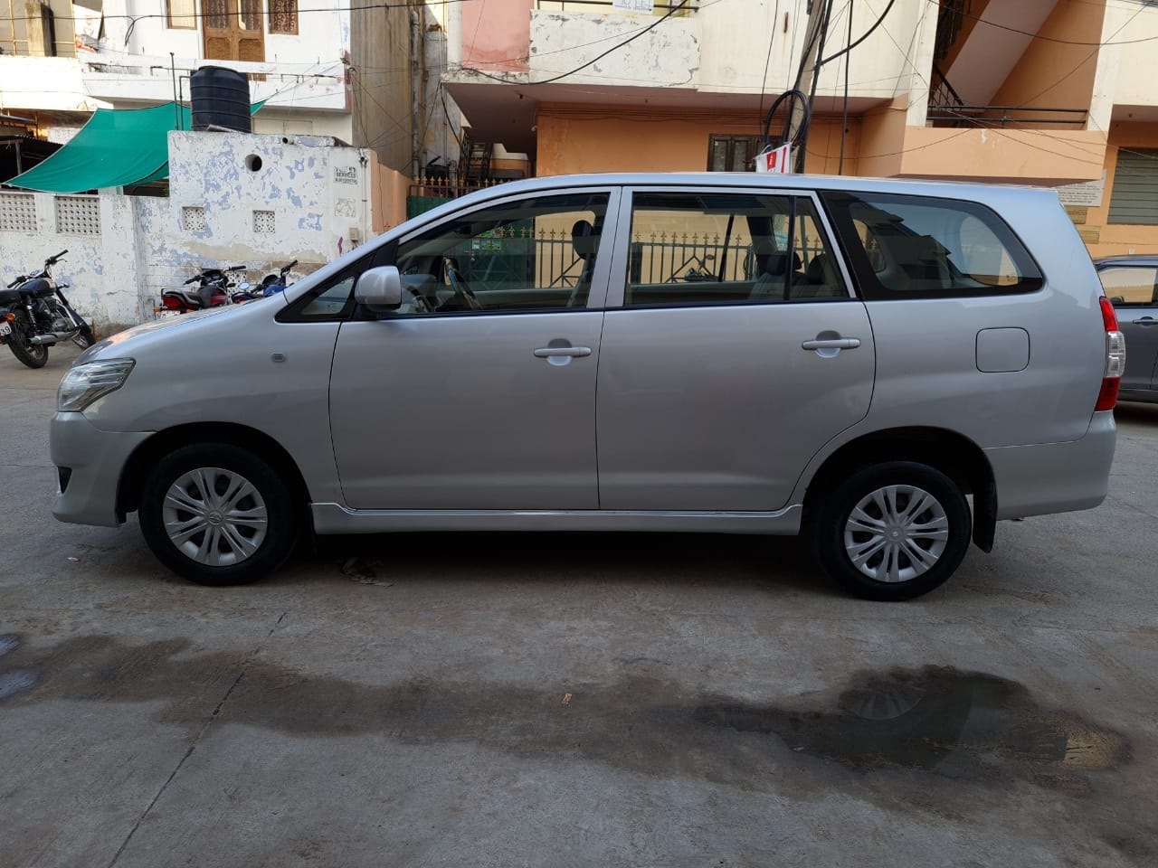 Innova image 5 Innova image 5