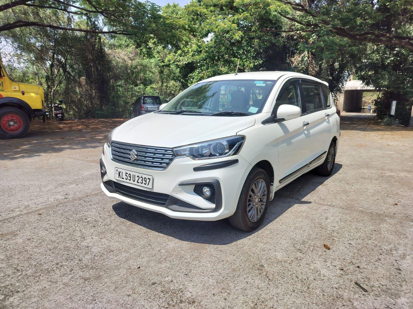 Ertiga image 1 Ertiga image 1