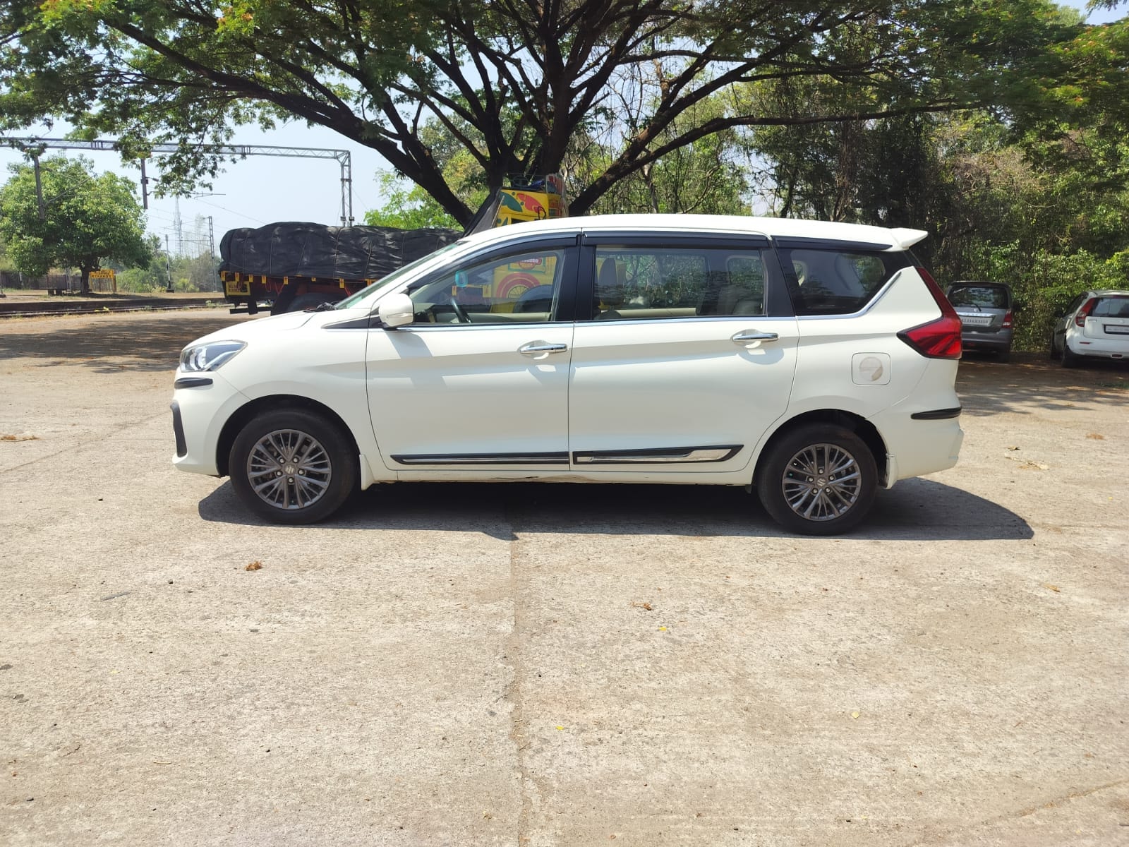 Ertiga image 2 Ertiga image 2