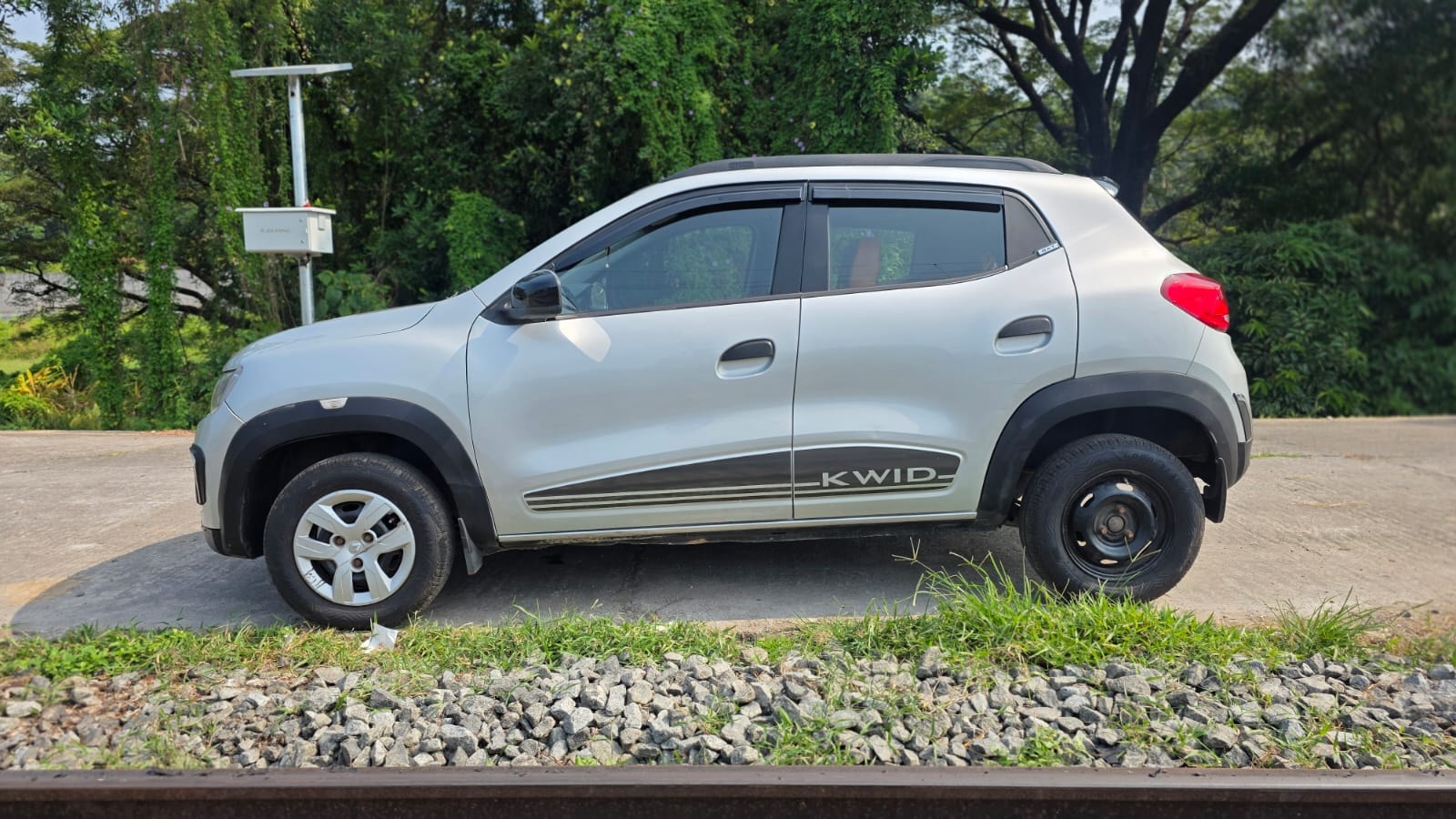 Kwid image 2 Kwid image 2