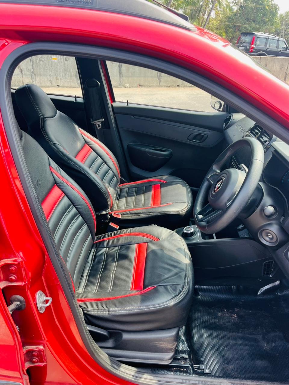 Kwid image 10 Kwid image 10