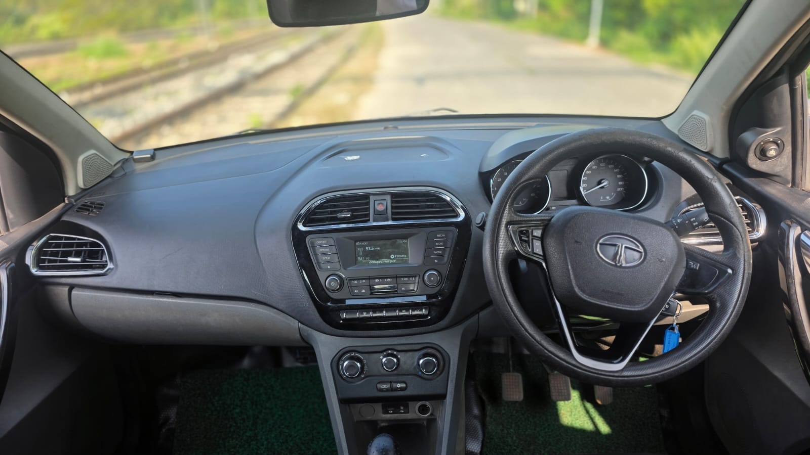 Tigor image 10 Tigor image 10