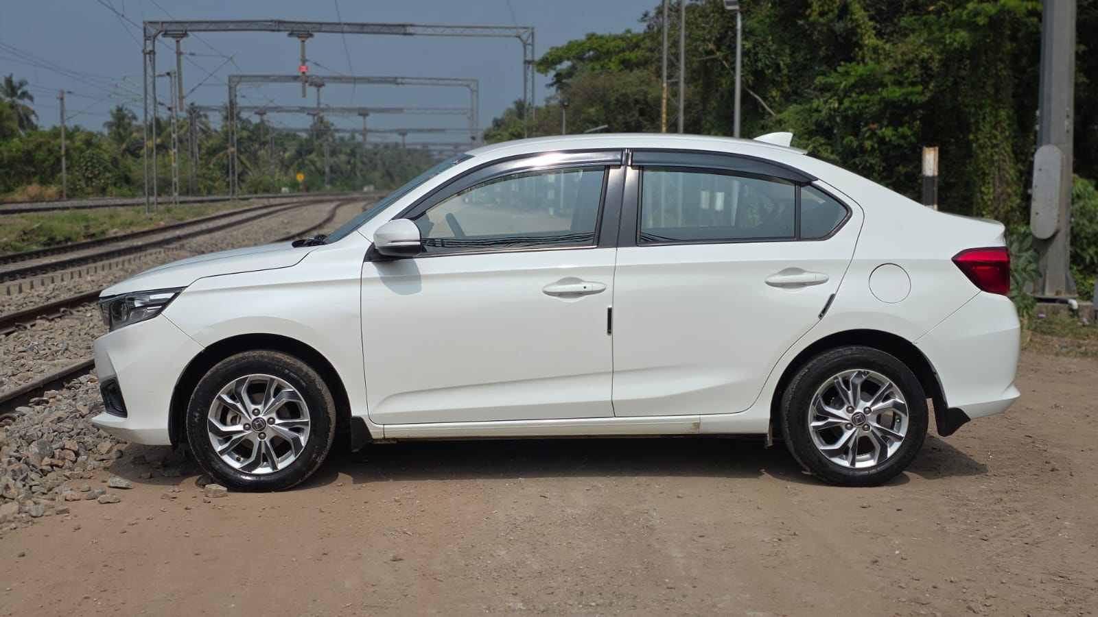 Amaze image 2 Amaze image 2