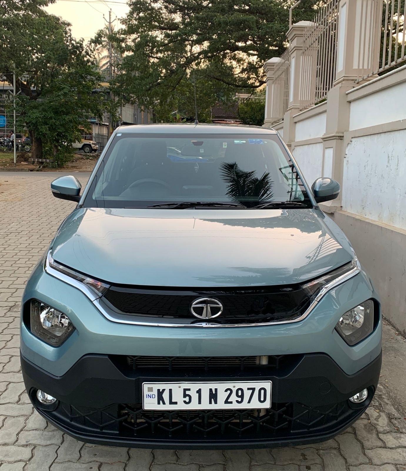 Punch image 6 Punch image 6