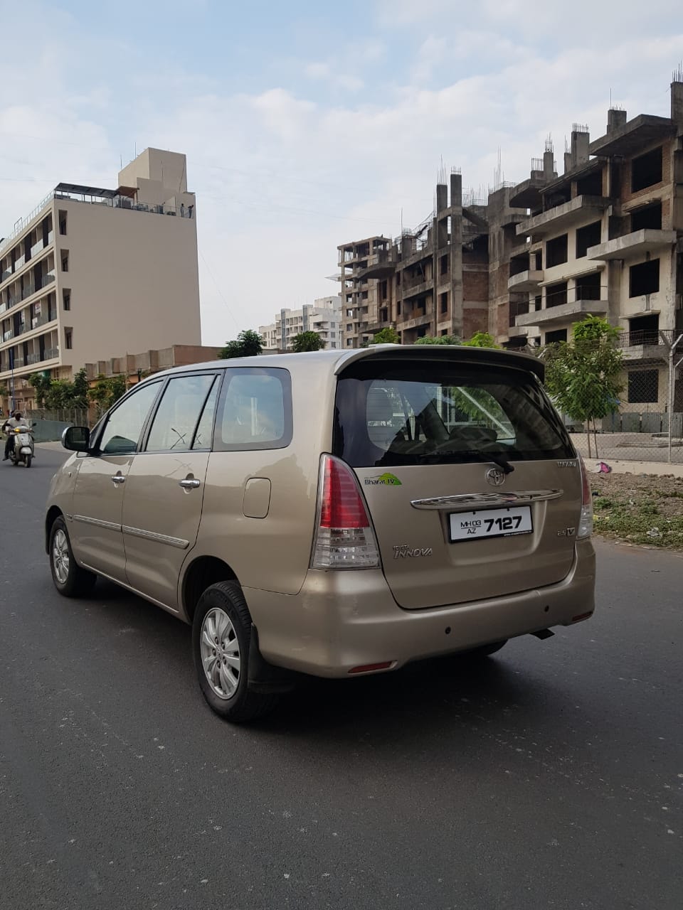 Innova image 5 Innova image 5