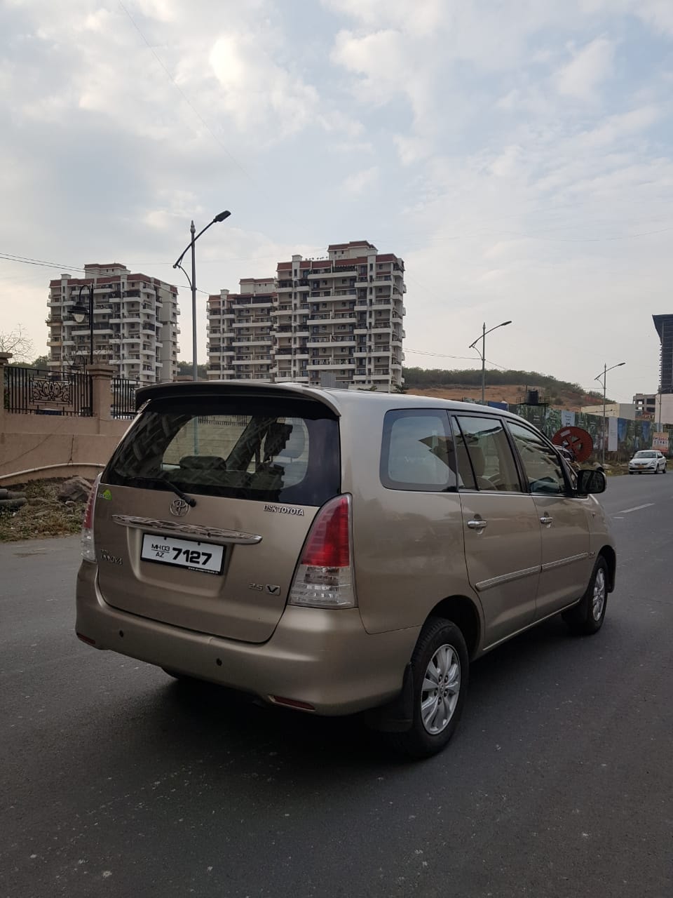 Innova image 6 Innova image 6