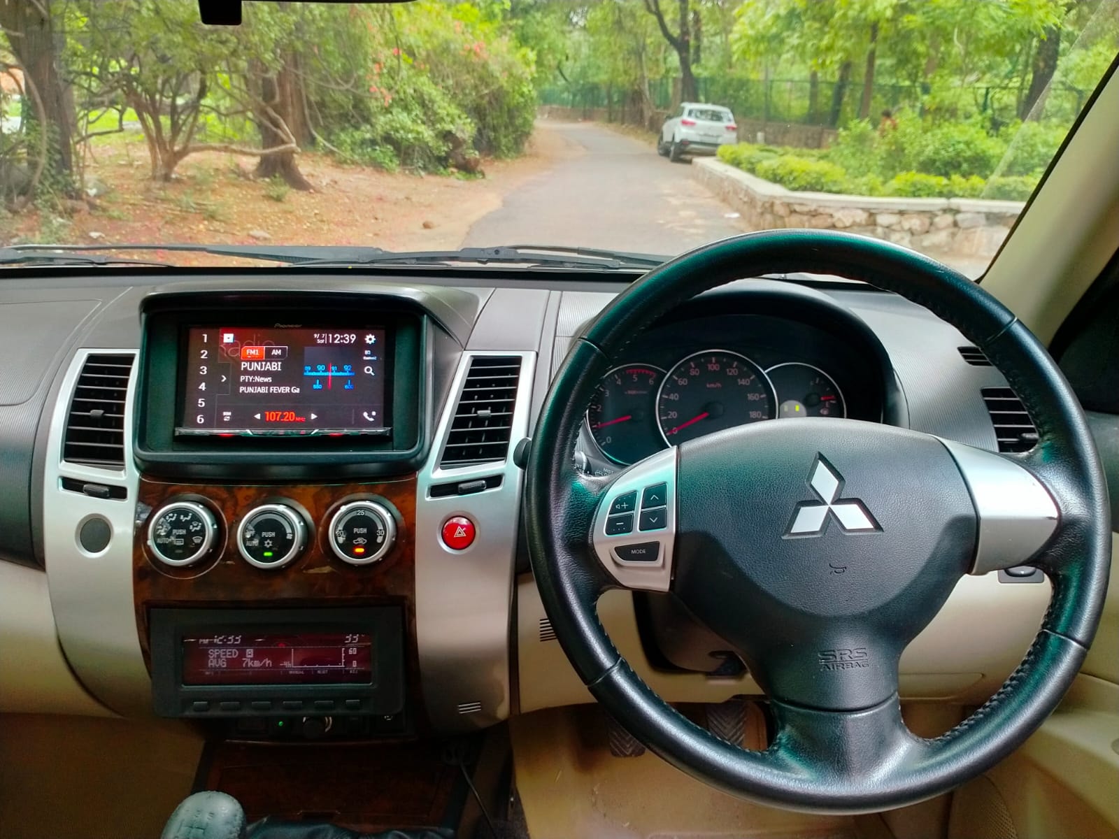 Pajero Sport image 9 Pajero Sport image 9