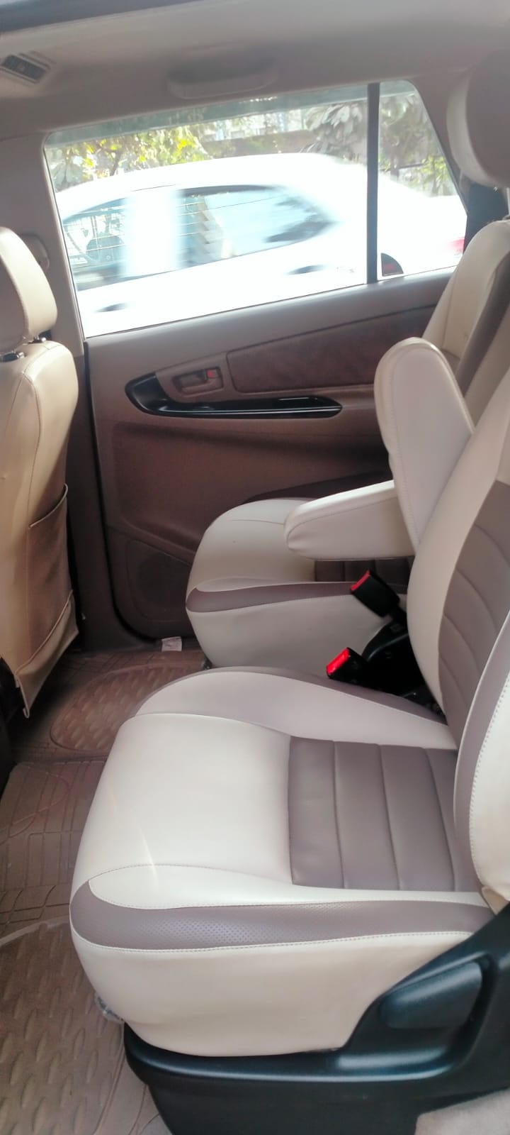 Innova image 6 Innova image 6