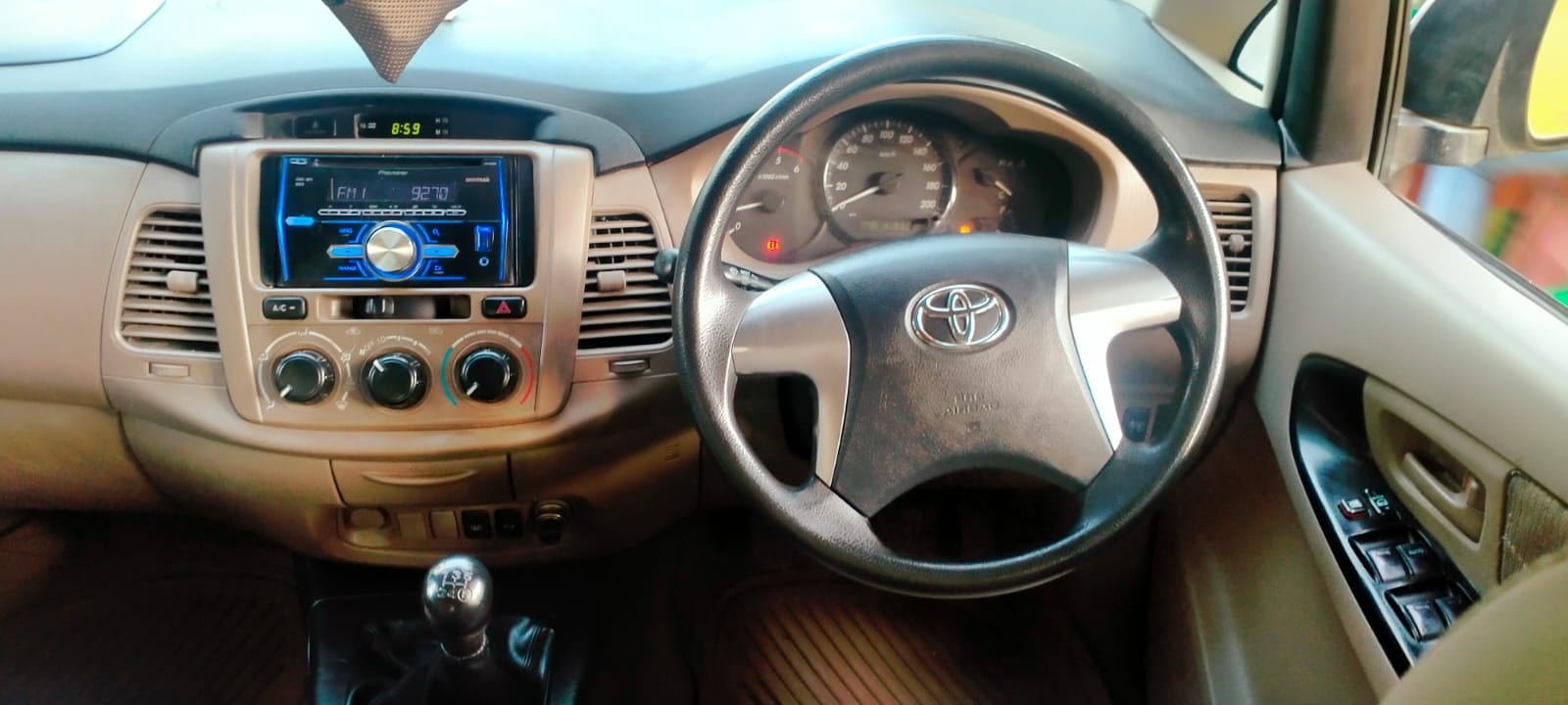 Innova image 7 Innova image 7