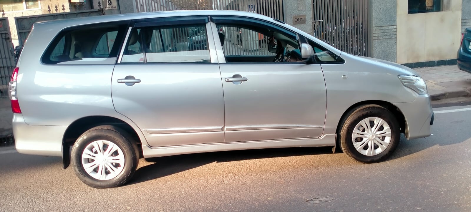 Innova image 5 Innova image 5