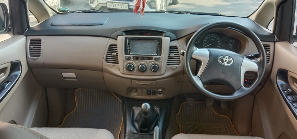 Innova image 5 Innova image 5