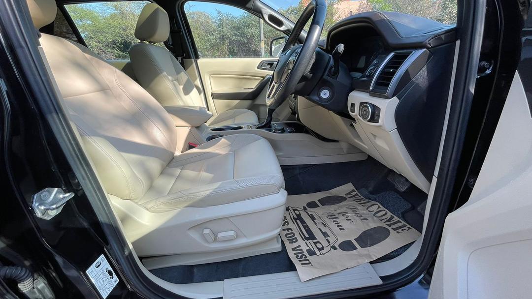 2018 Ford Endeavour XLT 4x4 Front Seats 